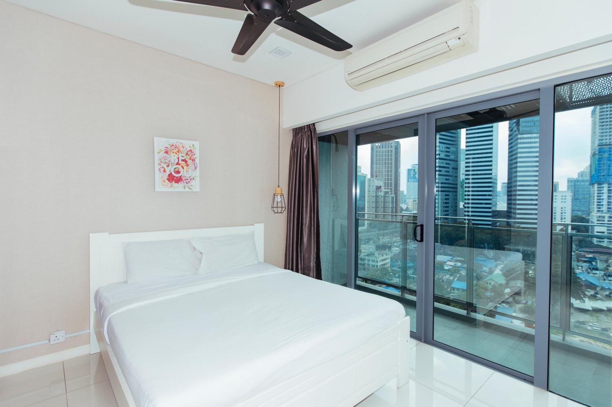 Summer Suites Klcc By Apartx Куала-Лумпур Экстерьер фото