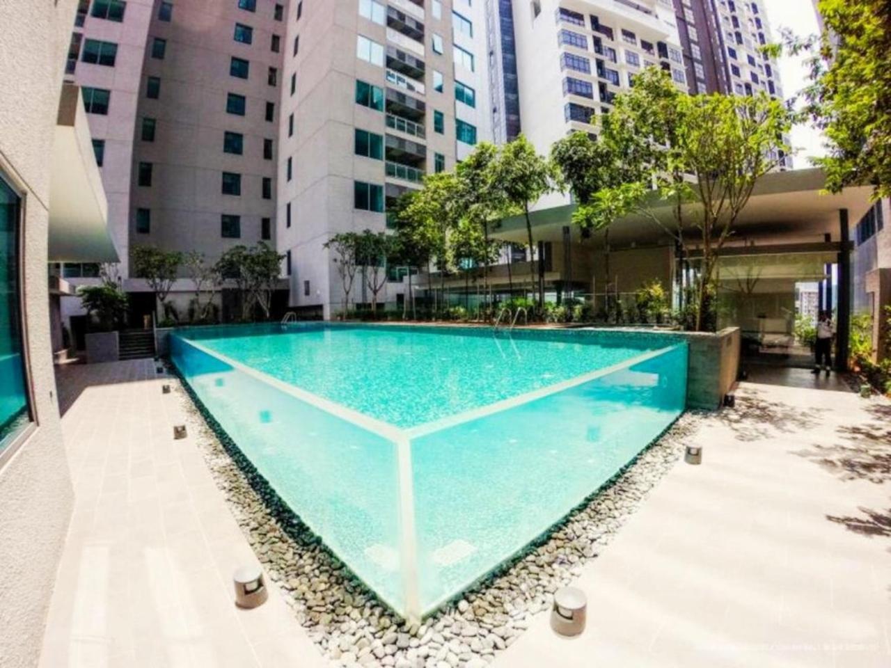 Summer Suites Klcc By Apartx Куала-Лумпур Экстерьер фото