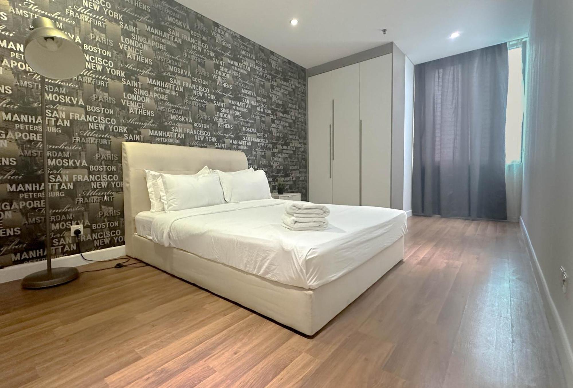 Summer Suites Klcc By Apartx Куала-Лумпур Экстерьер фото