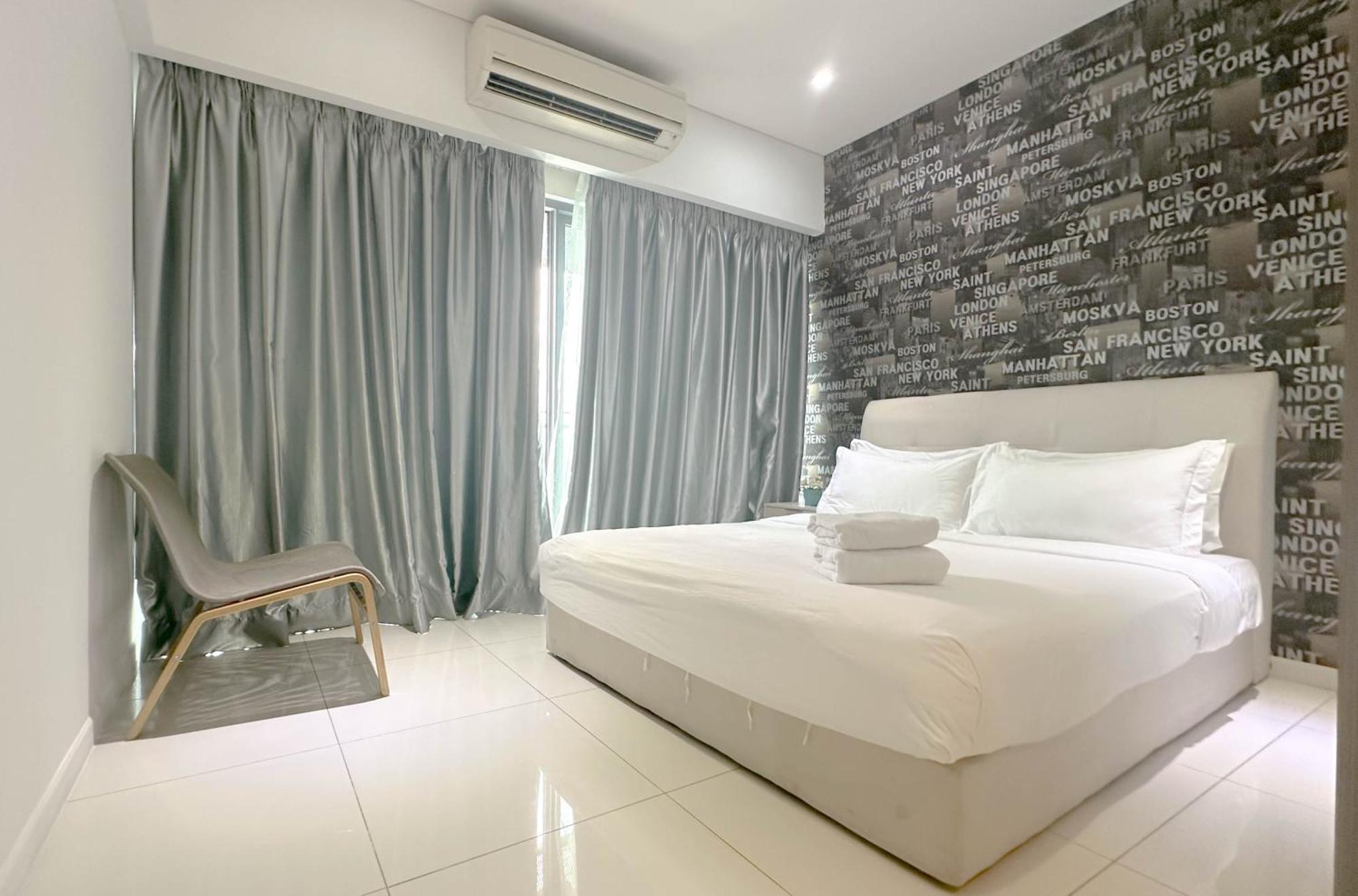 Summer Suites Klcc By Apartx Куала-Лумпур Экстерьер фото