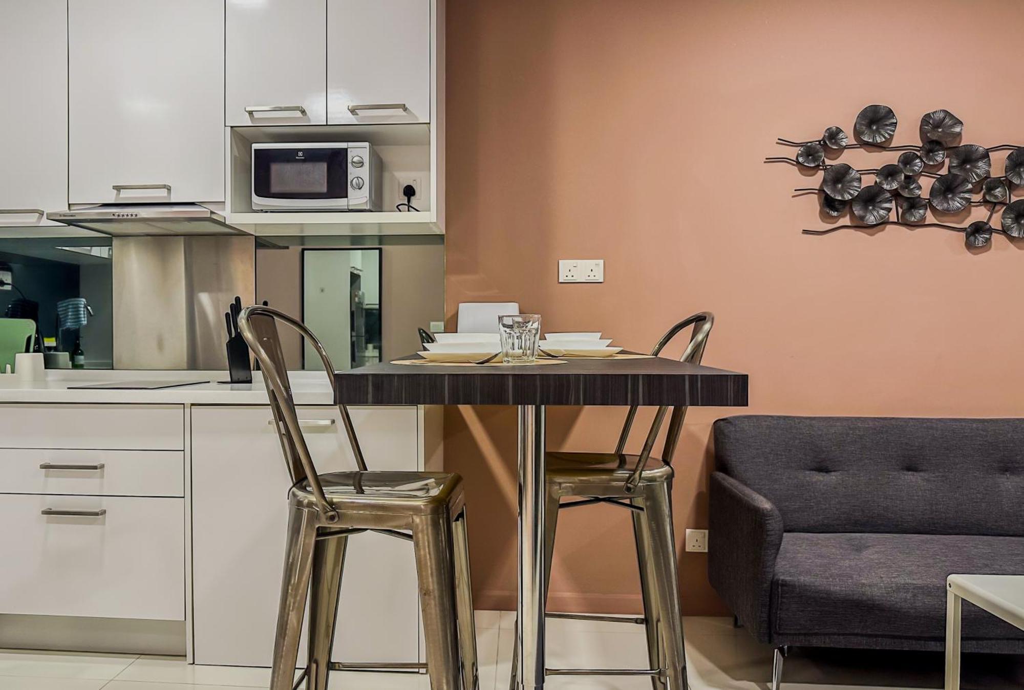 Summer Suites Klcc By Apartx Куала-Лумпур Экстерьер фото